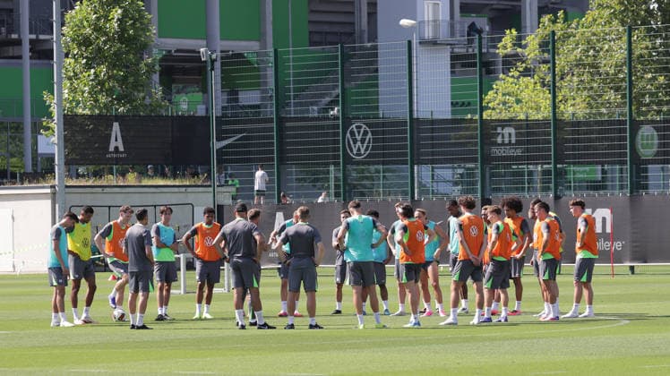 Fussball, Herren, Saison 2026 2027, 2. Bundesliga, VfL Wolfsburg , Saisonvorbereitung, Trainingsauftakt DFL REGULATIONS PROHIBIT ANY USE OF PHOTOGRAPHS AS IMAGE SEQUENCES AND OR QUASI-VIDEO. *** Soccer, Men s, 2026–2027 Season, 2. Bundesliga, VfL Wolfsburg, Preseason, Start of Training DFL REGULATIONS PROHIBIT ANY USE OF PHOTOGRAPHS AS IMAGE SEQUENCES AND OR QUASI-VIDEO