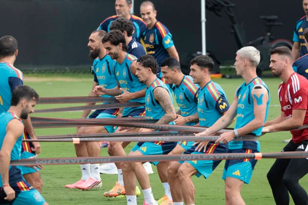 Spain s players in action during a team s training session in Chattanooga, Tenesse, United States, 24 June 2026. Spain will face Uruguay in their 2026 FIFA World Cup, WM, Weltmeisterschaft, Fussball Group H soccer match on 27 June. 2026 FIFA World Cup - Group H - Spain s training !ACHTUNG: NUR REDAKTIONELLE NUTZUNG!  Copyright: xLavandeiraxjrx GRAF5197 20260624-55020696024_1