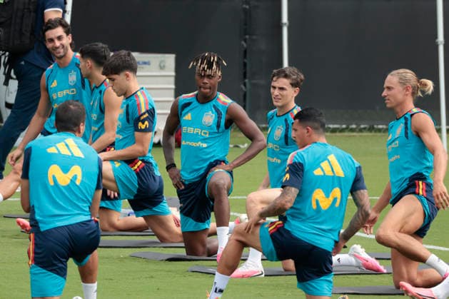 Spain s players in action during a team s training session in Chattanooga, Tenesse, United States, 24 June 2026. Spain will face Uruguay in their 2026 FIFA World Cup, WM, Weltmeisterschaft, Fussball Group H soccer match on 27 June. 2026 FIFA World Cup - Group H - Spain s training !ACHTUNG: NUR REDAKTIONELLE NUTZUNG!  Copyright: xLavandeiraxjrx GRAF5204 20260624-55020696035_1