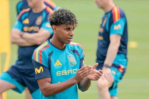 Spain s striker Lamine Yamal reacts during a team s training session in Chattanooga, Tenesse, United States, 24 June 2026. Spain will face Uruguay in their 2026 FIFA World Cup, WM, Weltmeisterschaft, Fussball Group H soccer match on 27 June. 2026 FIFA World Cup - Group H - Spain s training !ACHTUNG: NUR REDAKTIONELLE NUTZUNG!  Copyright: xLavandeiraxjrx GRAF5208 20260624-55020696050_1