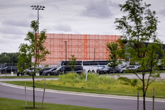 KANSAS CITY - An orange banner to deter unwanted spectators at the Dutch national team, Nationalteam s training ground at the KC Current Training Facility, on June 24, 2026, in Kansas City. The Dutch team is preparing for the match against Tunisia during the FIFA World Cup, WM, Weltmeisterschaft, Fussball ROBIN VAN LONKHUIJSEN ANP xVIxANPxSportx xxANPxIVx 561854551 originalFilename: 561854551.jpg