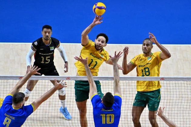 LJUBLJANA, SLOVENIA - JUNE 24: Judson Anabel Nunes of Brazil (C) in action against Yurii Semeniuk of Ukraine (2R) during the FIVB Men s Volleyball Nations League match between Ukraine and Brazil at Arena Stozice, Ljubljana on June 24, 2026 in Ljubljana, Slovenia. (Photo by Igor Kupljenik Sports Press Photo).  Copyright: xIgorxKupljenikx xSPPx Sportspressphoto_SPR175136