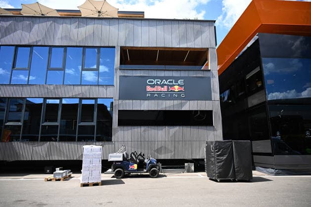 24.06.2026, xsvx, Motorsport FIA Formel 1, Grand Prix von Österreich v.l. Symbolfoto, Symbolbild Oracle Red Bull Rading Logo Wappen Schriftzug (FIA REGULATIONS PROHIBIT ANY USE OF PHOTOGRAPHS as IMAGE SEQUENCES and or QUASI-VIDEO) Zeltweg-Spielberg *** June 24, 2026, xsvx, Motorsport FIA Formula 1, Austrian Grand Prix v l Stock photo, stock image Oracle Red Bull Racing logo, crest, lettering FIA REGULATIONS PROHIBIT ANY USE OF PHOTOGRAPHS as IMAGE SEQUENCES and or QUASI-VIDEO Zeltweg Spielberg