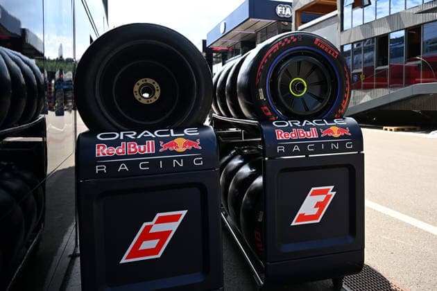 24.06.2026, xsvx, Motorsport FIA Formel 1, Grand Prix von Österreich v.l. Symbolfoto, Symbolbild Oracle Red Bull Racing Reifen Pirelli Softreifen Logo Wappen Schriftzug (FIA REGULATIONS PROHIBIT ANY USE OF PHOTOGRAPHS as IMAGE SEQUENCES and or QUASI-VIDEO) Zeltweg-Spielberg *** June 24, 2026, xsvx, Motorsport, FIA Formula 1, Austrian Grand Prix v l Stock photo, stock image Oracle Red Bull Racing Pirelli tires Soft tires Logo Coat of arms Lettering FIA REGULATIONS PROHIBIT ANY USE OF PHOTOGRAPHS as IMAGE SEQUENCES and or QUASI-VIDEO Zeltweg Spielberg