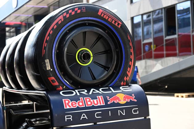 24.06.2026, xsvx, Motorsport FIA Formel 1, Grand Prix von Österreich v.l. Symbolfoto, Symbolbild Oracle Red Bull Racing Reifen Pirelli Softreifen Logo Wappen Schriftzug (FIA REGULATIONS PROHIBIT ANY USE OF PHOTOGRAPHS as IMAGE SEQUENCES and or QUASI-VIDEO) Zeltweg-Spielberg *** June 24, 2026, xsvx, Motorsport, FIA Formula 1, Austrian Grand Prix v l Stock photo, stock image Oracle Red Bull Racing Pirelli tires Soft tires Logo Coat of arms Lettering FIA REGULATIONS PROHIBIT ANY USE OF PHOTOGRAPHS as IMAGE SEQUENCES and or QUASI-VIDEO Zeltweg Spielberg