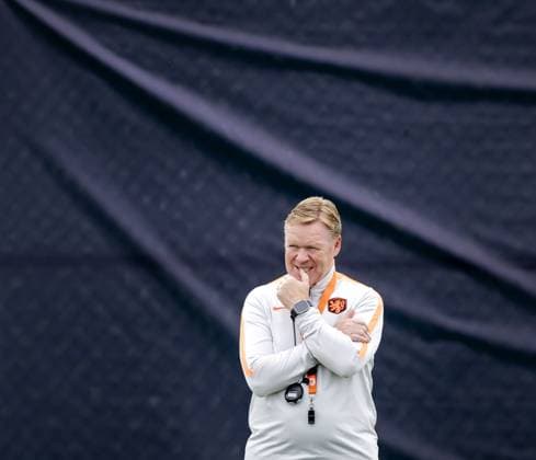 KANSAS CITY - Netherlands coach Ronald Koeman during a training session of the Dutch national team, Nationalteam at the KC Current Training Facility, on June 24, 2026, in Kansas City. The Dutch team is preparing for the match against Tunisia during the FIFA World Cup, WM, Weltmeisterschaft, Fussball ROBIN VAN LONKHUIJSEN ANP xVIxANPxSportx xxANPxIVx 561857063 originalFilename: 561857063.jpg