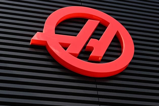 24.06.2026, xsvx, Motorsport FIA Formel 1, Grand Prix von Österreich v.l. Symbolfoto, Symbolbild TGR Haas Formel 1 Team Logo Wappen Schriftzug (FIA REGULATIONS PROHIBIT ANY USE OF PHOTOGRAPHS as IMAGE SEQUENCES and or QUASI-VIDEO) Zeltweg-Spielberg *** June 24, 2026, xsvx, Motorsport FIA Formula 1, Austrian Grand Prix v l Stock photo, stock image TGR Haas Formula 1 Team logo, crest, lettering FIA REGULATIONS PROHIBIT ANY USE OF PHOTOGRAPHS as IMAGE SEQUENCES and or QUASI-VIDEO Zeltweg Spielberg