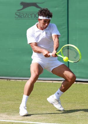 Moez Echargui (TUN), Herren Einzel, Men s Singles, Qualifikation, Wimbledon Tennis - Wimbledon 2026 - Grand Slam ITF ATP, Tennis Herren WTA, Tennis Damen - AELTC - London - - Great Britain - 24 June 2026. *** Moez Echargui TUN, Men s Singles, Qualifying, Wimbledon Tennis, Wimbledon 2026, Grand Slam, ITF, ATP, WTA, AELTC, London, Great Britain, June 24, 2026 Copyright: xJuergenxHasenkopfx