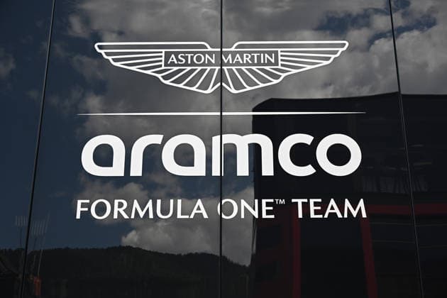 24.06.2026, xsvx, Motorsport FIA Formel 1, Grand Prix von Österreich v.l. Symbolfoto, Symbolbild Aston Martin Aramco F1 Team Logo Wappen Schriftzug (FIA REGULATIONS PROHIBIT ANY USE OF PHOTOGRAPHS as IMAGE SEQUENCES and or QUASI-VIDEO) Zeltweg-Spielberg *** June 24, 2026, xsvx, Motorsport FIA Formula 1, Austrian Grand Prix v l Stock photo, stock image Aston Martin Aramco F1 Team logo, crest, lettering FIA REGULATIONS PROHIBIT ANY USE OF PHOTOGRAPHS as IMAGE SEQUENCES and or QUASI-VIDEO Zeltweg Spielberg