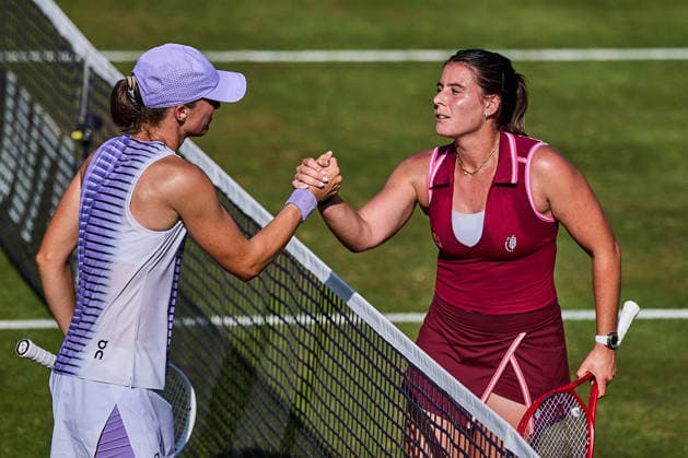 June 24, 2026, Bad Homburg, Hessen, Germany: Iga Swiatek of Poland, Emma Navarro of United States shaking hands after their Match during the BAD HOMBURG OPEN powered by SOLARWATTT- WTA500 - Womens Tennis, 24.6.2026 in Bad Homburg (Tennis-Club Bad Homburg), Germany - Photo: Tennis 2026: Bad Hombug Open - WTA500: NAVARO 7:5 2:6 6:3 SWIATEK  - ZUMAs343 20260624_zsp_s343_129 Copyright: xMathiasxSchulzx