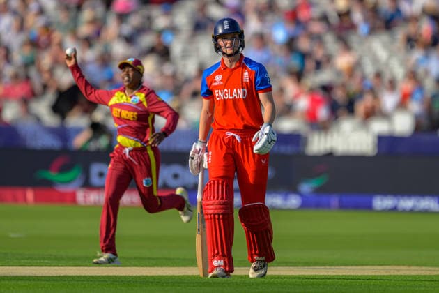 LONDON, ENGLAND JUNE 24 - Amy Jones of England looks dejected during after getting out during the ICC Women s T20 World Cup game between England Women and West Indies Women at Lord s Cricket Ground on June 24, 2026 in London , England . (Photo by Keeran Marquis Sports Press Photo)  Copyright: xKeeranxMarquis SPPx Sportspressphoto_SPR175341