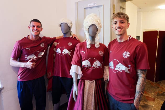 SOCCER - BL, RBS, jersey presentation SALZBURG,AUSTRIA,24.JUN.26 - SOCCER - ADMIRAL Bundesliga, Red Bull Salzburg, jersey presentation. Image shows Christian Zawieschitzky and Tim Drexler (RBS).  GEPAxpictures xMathiasxMandl