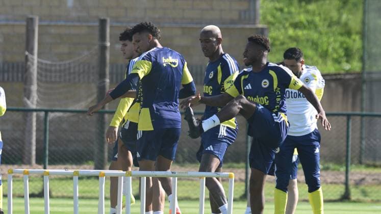 Fenerbahce s first training session of the new season kicks off in Duzce DUZCE, TURKIYE - JUNE 24: Fenerbahce s Anderson Talisca attends football team s first training session of the new season at the Fenerbahce Topuk Plateau Facilities in Duzce, Turkiye on June 24, 2026. The Yellow Canaries kicked off their first-stage pre-season camp preparations under the management of their technical manager. Omer Urer Anadolu Duzce Turkey. Editorial use only. Please get in touch for any other usage.  Copyright: x2026xAnadoluxOmerxUrerx
