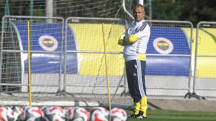 Fenerbahce s first training session of the new season kicks off in Duzce DUZCE, TURKIYE - JUNE 24: Fenerbahce Head Coach Ismail Kartal leads the football team s first training session of the new season at the Fenerbahce Topuk Plateau Facilities in Duzce, Turkiye on June 24, 2026. The Yellow Canaries kicked off their first-stage pre-season camp preparations under the management of their technical manager. Omer Urer Anadolu Duzce Turkey. Editorial use only. Please get in touch for any other usage.  Copyright: x2026xAnadoluxOmerxUrerx