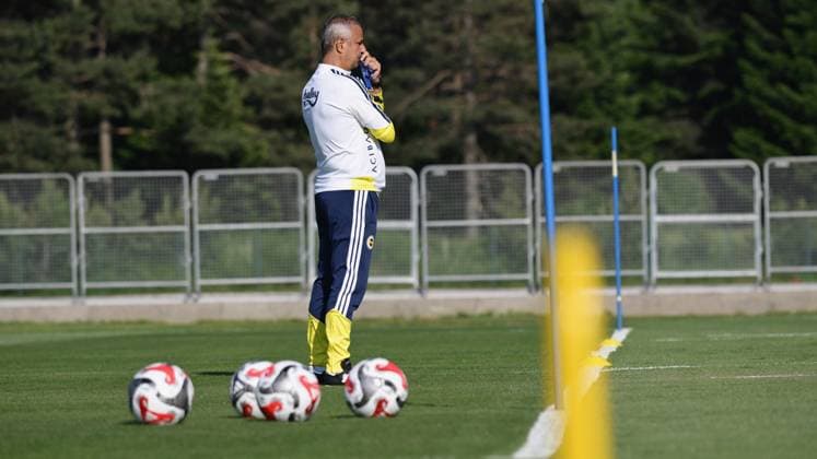 Fenerbahce s first training session of the new season kicks off in Duzce DUZCE, TURKIYE - JUNE 24: Fenerbahce Head Coach Ismail Kartal leads the football team s first training session of the new season at the Fenerbahce Topuk Plateau Facilities in Duzce, Turkiye on June 24, 2026. The Yellow Canaries kicked off their first-stage pre-season camp preparations under the management of their technical manager. Omer Urer Anadolu Duzce Turkey. Editorial use only. Please get in touch for any other usage.  Copyright: x2026xAnadoluxOmerxUrerx