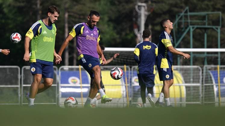 Fenerbahce s first training session of the new season kicks off in Duzce DUZCE, TURKIYE - JUNE 24: Fenerbahce s Vedat Muriqi attends football team s first training session of the new season at the Fenerbahce Topuk Plateau Facilities in Duzce, Turkiye on June 24, 2026. The Yellow Canaries kicked off their first-stage pre-season camp preparations under the management of their technical manager. Omer Urer Anadolu Duzce Turkey. Editorial use only. Please get in touch for any other usage.  Copyright: x2026xAnadoluxOmerxUrerx
