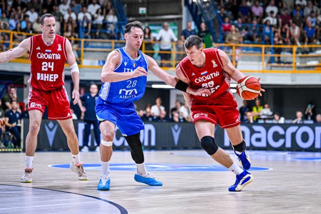 IPA86017741 - Davide Casarin of Italy BOZI? Luka of Croatia ITALY - CROATIA Friendly Match June 23, 2026 Photo by Mitja Emili during the Italy vs. Croatia basketball exhibition game in Gorizia, Italy, June 24, 2026  Copyright: xMitjaxEmili IPAxSportx xx 86017741