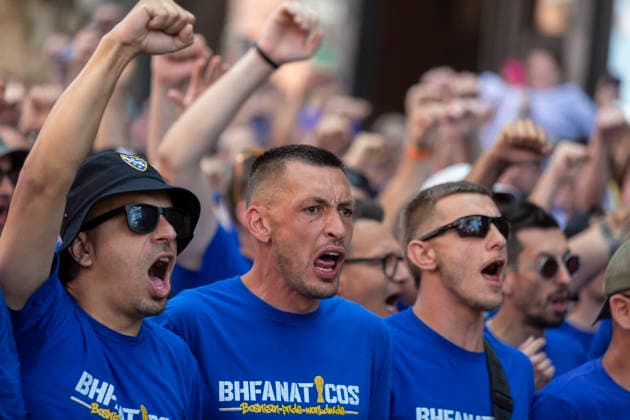 June 24, 2026, Seattle, Washington, USA: Fans of team Bosnia and Herzegovina march through SeattleÃ¢â‚¬â ¢s Pioneer Square before the FIFA World Cup, WM, Weltmeisterschaft, Fussball match between Bosnia and Herzegovina and Qatar on Wednesday, June 24, 2026. 2026 FIFA World Cup: Bosnia And Herzegovina Vs Qatar In Seattle  - ZUMAg235 20260624_zap_g235_005 Copyright: xPaulxChristianxGordonx