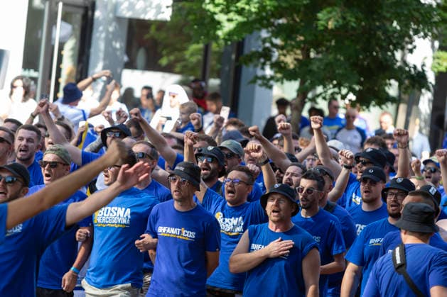 June 24, 2026, Seattle, Washington, USA: Fans of team Bosnia and Herzegovina lead a march through downtown Seattle to the FIFA World Cup, WM, Weltmeisterschaft, Fussball match between Bosnia and Herzegovina and Qatar at Seattle Stadium on Wednesday, June 24, 2026. 2026 FIFA World Cup: Bosnia And Herzegovina Vs Qatar In Seattle  - ZUMAg235 20260624_zap_g235_011 Copyright: xPaulxChristianxGordonx