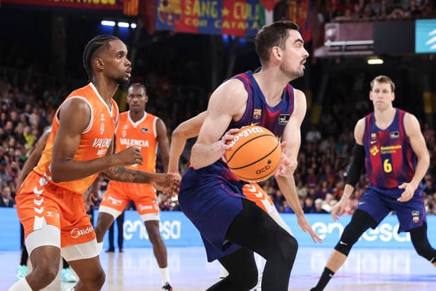 June 24, 2026, Barcelona, Barcelona, Spain: Tomas Satoransky of FC Barcelona, Barca and Jean Montero of Valencia Basket in action during the Spanish League, Liga ACB Endesa, basketball Final Game 4 match played between FC Barcelona and Valencia Basket at Palau Blaugrana on June 24, 2026 in Barcelona, Spain. Barcelona Spain - ZUMAa181 20260624_zaa_a181_022 Copyright: xJavierxBorregox