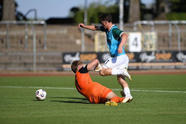 1. FC 1905 Schweinfurt vs. BSG Chemie leipzig, Sachs-Stadion Football, Regionalliga Friendly 1. FC 1905 Schweinfurt vs. BSG Chemie leipzig 24 Jun 2026 Sachs-Stadion , Schweinfurt, Germany Image: (fLTR) GK Marcel Bergmann (BSG), Valentin Schmitt (Schweinfurt) DFL REGULATIONS PROHIBIT ANY USE OF PHOTOGRAPHS AS IMAGE SEQUENCES AND OR QUASI-VIDEO Copyright: xPresseFotoxEvansx