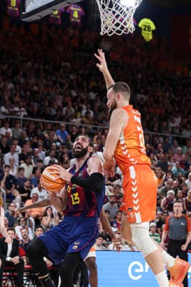June 24, 2026, Barcelona, Barcelona, Spain: Tornike Shengelia of FC Barcelona, Barca and Matt Costello of Valencia Basket in action during the Spanish League, Liga ACB Endesa, basketball Final Game 4 match played between FC Barcelona and Valencia Basket at Palau Blaugrana on June 24, 2026 in Barcelona, Spain. Barcelona Spain - ZUMAa181 20260624_zaa_a181_038 Copyright: xJavierxBorregox