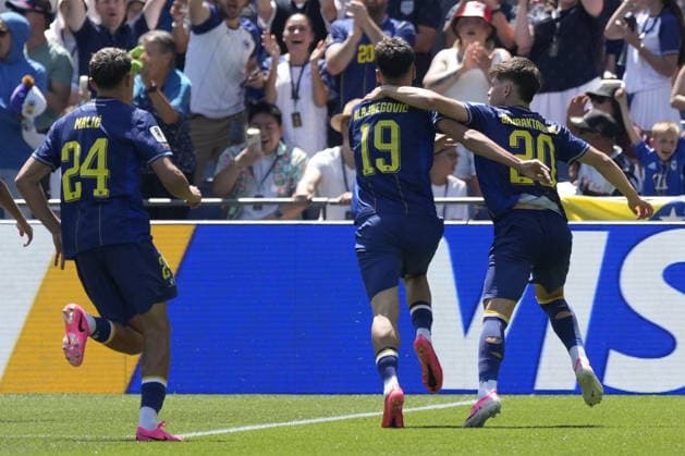 FIFA World Cup, WM, Weltmeisterschaft, Fussball 2026 - Group B - Bosnia and Herzegovina vs Qatar Kerim Alajbegovic of Bosnia and Herzegovina (C) celebrates with his teammates after scoring the 1-0 goal during the FIFA World Cup 2026 group stage match Bosnia and Herzegovina against Qatar, in Seattle, Washington, USA, 24 June 2026. SEATTLE United States  Copyright: xSTEPHANxBRASHEARx
