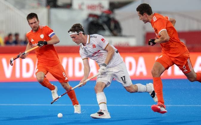 Belgium s Guillaume Hellin fights for the ball during a hockey game between Belgian national team, Nationalteam Red Lions and Netherlands, Wednesday 24 June 2026 in Wavre, match 13 16 in the group stage of the men s FIH Pro League competition. VIRGINIExLEFOUR  x179161050x