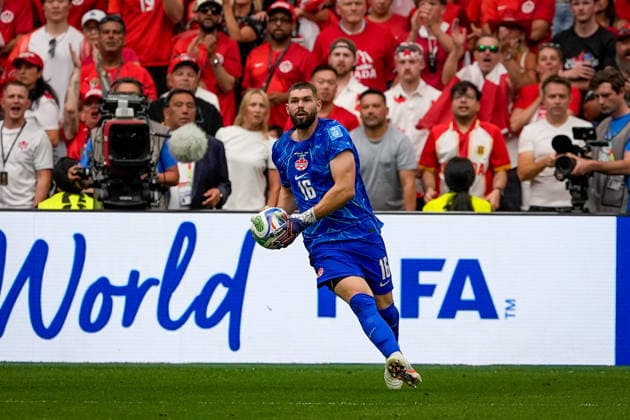 Kanada: Fußball FIFA Weltmeisterschaft 2026 Gruppenphase Schweiz vs Kanada BC Place Stadium (Vancouver, British Columbia): Maxime CrÃ peau Crepeau (Kanada 16) *** Canada Soccer 2026 FIFA World Cup Group Stage Switzerland vs. Canada BC Place Stadium Vancouver, British Columbia Maxime Crépau Crepeau Canada 16 Copyright: xJOERANxSTEINSIEKx