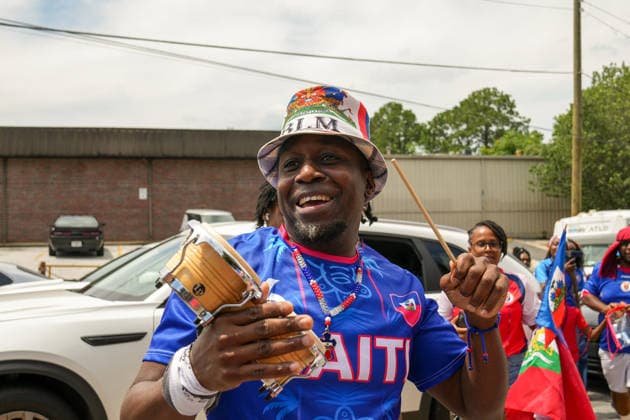 June 24, 2026, Atlanta, Georgia, United States of America: Haiti fan holding bongos during the Haiti fan march before the Morocco vs Haiti First Stage Group C match in ATLANTA, Georgia. World Cup 2026: Group C: Morocco : Haiti  - ZUMAg276 20260624_zsp_g276_005 Copyright: xMalachixGabrielx