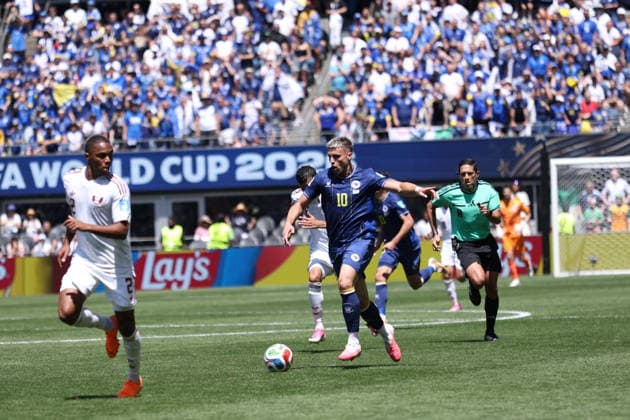 Bosnia and Herzegovina v Qatar - FIFA World Cup, WM, Weltmeisterschaft, Fussball 2026 - Group B SEATTLE, USA - JUNE 24: Ermedin Demirovic (10) of Bosnia and Herzegovina in action during the 2026 FIFA World Cup First Stage Group B match between Bosnia and Herzegovina and Qatar at Lumen Field (Seattle Stadium) in Seattle, Washington, United States on June 24, 2026. Samah Zidan Anadolu Washington United States. Editorial use only. Please get in touch for any other usage.  Copyright: x2026xAnadoluxSamahxZidanx