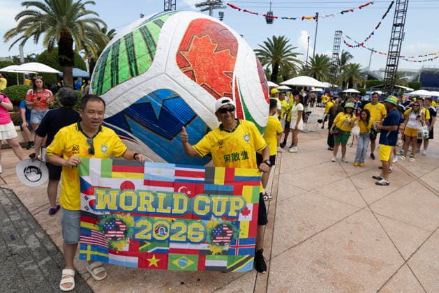FIFA World Cup, WM, Weltmeisterschaft, Fussball 2026 - Group C - Scotland vs Brazil Supporters of Brazil pose for a picture outside of the stadium ahead of the FIFA World Cup 2026 group stage match Scotland against Brazil, in Miami, Florida, USA, 24 June 2026. MIAMI United States  Copyright: xCRISTOBALxHERRERA-ULASHKEVICHx