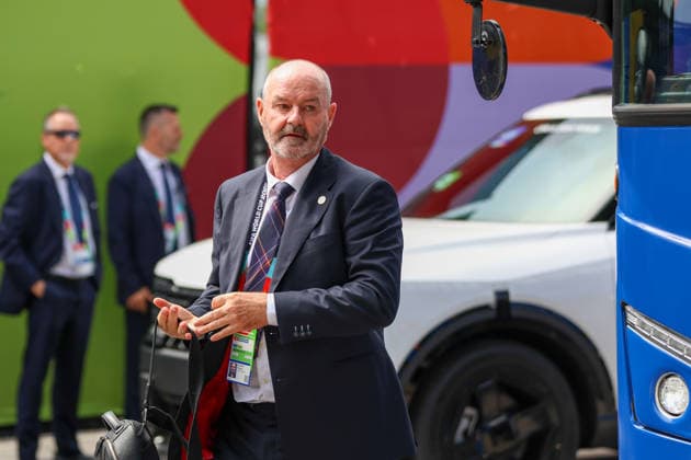 MIAMI GARDENS, FL - JUNE 24: Steve Clarke of Scotland is seen arriving at the Miami Stadium for a FIFA World Cup, WM, Weltmeisterschaft, Fussball 2026 Group C match between Scotland and Brazil on June 24,2026 at Miami Stadium, in Miami Gardens, Fla.(Photo by Chris Arjoon Icon Sportswire) SOCCER: JUN 24 FIFA World Cup 26 Group C - Scotland vs Brazil EDITORIAL USE ONLY Icon26062400100007