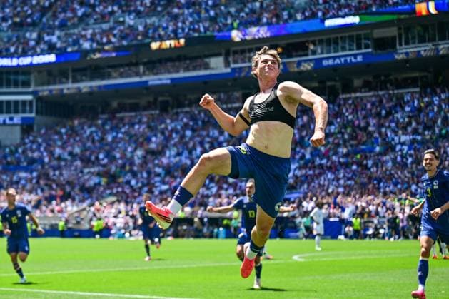 Bosnia and Herzegovina s Ermin Mahmic celebrates after scoring during a soccer game between Bosnia and Herzegovina and Qatar, on Wednesday 24 June 2026 in Seattle, the third and last day in the group stage, in group B of the FIFA World Cup, WM, Weltmeisterschaft, Fussball 2026 in the United States of America. DIRKxWAEM  x179167269x
