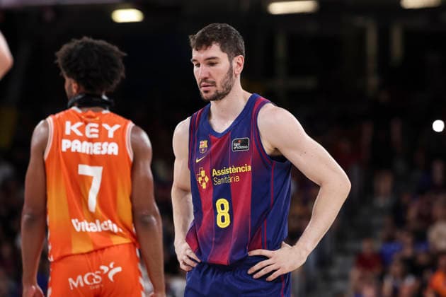June 24, 2026, Barcelona, Barcelona, Spain: Dario Brizuela of FC Barcelona, Barca laments during the Spanish League, Liga ACB Endesa, basketball Final Game 4 match played between FC Barcelona and Valencia Basket at Palau Blaugrana on June 24, 2026 in Barcelona, Spain. Barcelona Spain - ZUMAa181 20260624_zaa_a181_068 Copyright: xJavierxBorregox