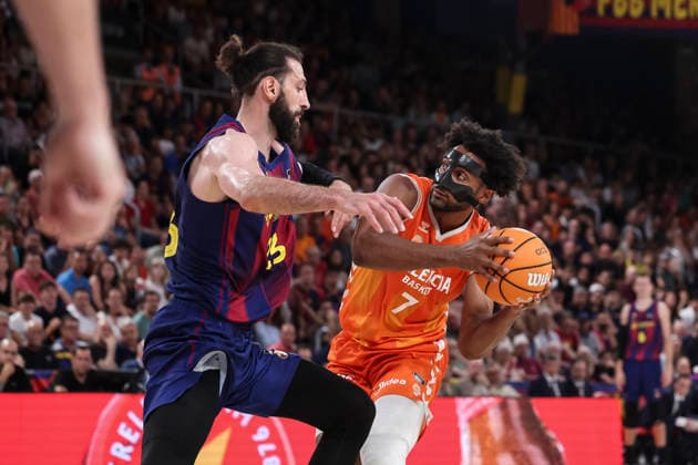 June 24, 2026, Barcelona, Barcelona, Spain: Braxton Key of Valencia Basket and Tornike Shengelia of FC Barcelona, Barca in action during the Spanish League, Liga ACB Endesa, basketball Final Game 4 match played between FC Barcelona and Valencia Basket at Palau Blaugrana on June 24, 2026 in Barcelona, Spain. Barcelona Spain - ZUMAa181 20260624_zaa_a181_072 Copyright: xJavierxBorregox