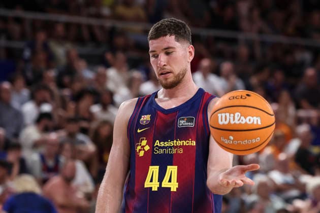 June 24, 2026, Barcelona, Barcelona, Spain: Joel Parra of FC Barcelona, Barca laments during the Spanish League, Liga ACB Endesa, basketball Final Game 4 match played between FC Barcelona and Valencia Basket at Palau Blaugrana on June 24, 2026 in Barcelona, Spain. Barcelona Spain - ZUMAa181 20260624_zaa_a181_078 Copyright: xJavierxBorregox
