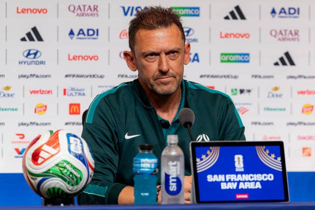 SOCCER AUSTRALIA TRAINING, Socceroos coach Tony Popovic during a press conference, PK, Pressekonferenz ahead of their match against Paraguay at the San Francisco Bay Area Stadium in Santa Clara, California, United States, Wednesday, June 24, 2026. ( NO ARCHIVING Alameda California United States  Copyright: xJasonxHenryx 20260625166070120740