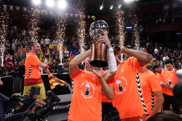 June 24, 2026, Barcelona, Barcelona, Spain: Players of Valencia Basket pose with the championship trophy after the Spanish League, Liga ACB Endesa, basketball Final Game 4 match played between FC Barcelona, Barca and Valencia Basket at Palau Blaugrana on June 24, 2026 in Barcelona, Spain. Barcelona Spain - ZUMAa181 20260624_zaa_a181_084 Copyright: xJavierxBorregox