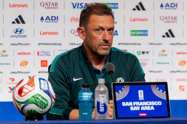 SOCCER AUSTRALIA TRAINING, Socceroos coach Tony Popovic during a press conference, PK, Pressekonferenz ahead of their match against Paraguay at the San Francisco Bay Area Stadium in Santa Clara, California, United States, Wednesday, June 24, 2026. ( NO ARCHIVING Alameda California United States  Copyright: xJasonxHenryx 20260625197368399417