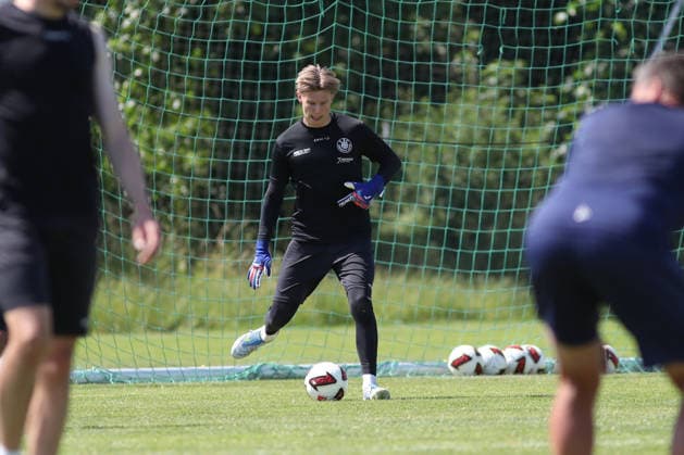 Regionalliga Nordost: Trainingsauftakt des 1. FC Lok Leipzig, 24.06.2026 Torwart Felix Daffner (Neuzugang, Lok Leipzig). Fußball, Regionalliga Nordost, Saison 2026 2027, Trainingsauftakt des 1. FC Lok Leipzig am 24.06.2026 im Bruno-Plache-Stadion, Leipzig. *** Regionalliga Nordost: 1 FC Lok Leipzig Kicks Off Training, June 24, 2026; Goalkeeper Felix Daffner Joins the Team; Lok Leipzig Soccer; Regionalliga Nordost; 2026–2027 Season; 1 FC Lok Leipzig Kicks Off Training on June 24, 2026, at Bruno Plache Stadium, Leipzig Copyright: xBEAUTIFULxSPORTS JanxKaeferx