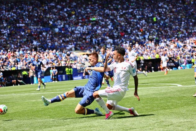 Bosnia and Herzegovina v Qatar - FIFA World Cup, WM, Weltmeisterschaft, Fussball 2026 - Group B SEATTLE, USA - JUNE 24: Edmilson Junior (8) of Qatar in action against Amar Memic (15) of Bosnia and Herzegovina during the 2026 FIFA World Cup First Stage Group B match between Bosnia and Herzegovina and Qatar at Lumen Field (Seattle Stadium) in Seattle, Washington, United States on June 24, 2026. Samah Zidan Anadolu Washington United States. Editorial use only. Please get in touch for any other usage.  Copyright: x2026xAnadoluxSamahxZidanx