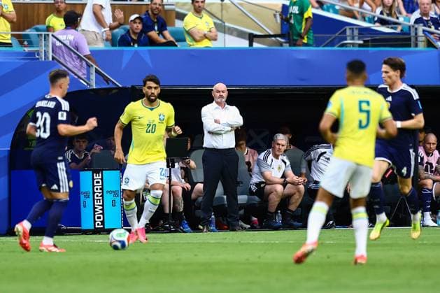 Steve Clarke, coach of Scotland, watches the action Scotland v Brazil, 2026 FIFA World Cup, WM, Weltmeisterschaft, Fussball Group C, Football, Miami Stadium, Miami, Florida, USA - 24 Jun 2026Miami Miami Stadium Florida (FL) United States of America EDITORIAL USE ONLY No use with unauthorised audio, video, data, fixture lists, club league logos or live services. Online in-match use limited to 120 images, no video emulation. No use in betting, games or single club league player publications.  Copyright: xMichaelxZemanek Shutterstockx 16956031aa