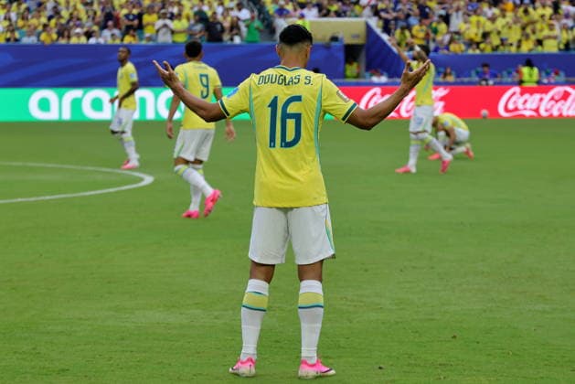 FIFA World Cup, WM, Weltmeisterschaft, Fussball 2026 - Group C - Scotland vs Brazil Douglas Santos of Brazil gestures ahead of the FIFA World Cup 2026 group stage match Scotland against Brazil, in Miami, Florida, USA, 24 June 2026. MIAMI United States  Copyright: xCRISTOBALxHERRERA-ULASHKEVICHx