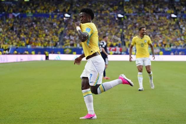 Scotland v Brazil - FIFA World Cup, WM, Weltmeisterschaft, Fussball 2026 - Group C FLORIDA, USA - JUNE 24: Vinicius Junior (7) of Brazil celebrates after scoring his team s first goal during the 2026 FIFA World Cup First Stage Group C match between Scotland and Brazil at the Hard Rock Stadium (Miami Stadium) in Miami Gardens, Florida, United States on June 24, 2026. Jose Hernandez Anadolu Florida United States. Editorial use only. Please get in touch for any other usage.  Copyright: x2026xAnadoluxJosexHernandezx