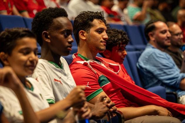 AMSTERDAM - Members of the Moroccan community are watching the Morocco - Haiti match together. It is the final pool match of the Moroccan national team, Nationalteam during the World Cup. LAURENS NIEZEN ANP xVIxANPxSportx xxANPxIVx 561884018 originalFilename: 561884018.jpg