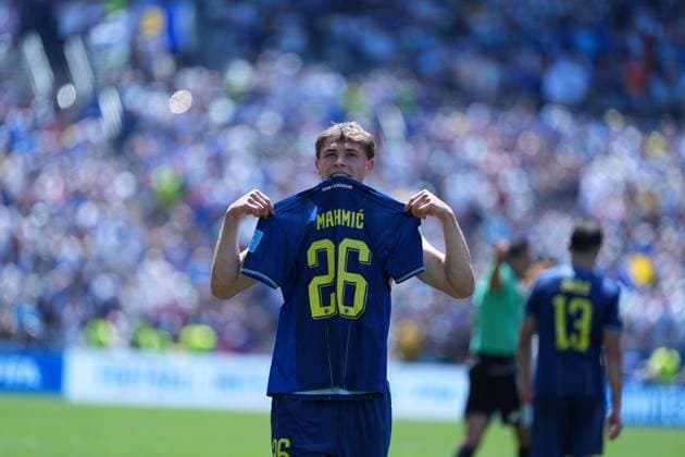 FIFA World Cup, WM, Weltmeisterschaft, Fussball 26 Group B - Bosnia and Herzegovina vs Qatar SEATTLE, WASHINGTON - JUNE 24: Edin Mahmutovic 26 of Bosnia and Herzegovina celebrates after the match during the FIFA World Cup 2026 Group B match between Bosnia and Herzegovina and Qatar at Seattle Stadium on June 24, 2026 in Seattle, Washington. photo by Mohamed Gamal JNA Press SEATTLE United States of America Copyright: x xMohamedxGamalxTageldinx xJNAxPressx