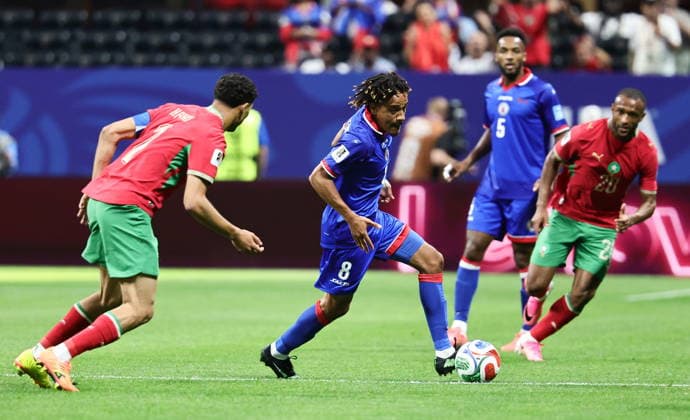 FIFA World Cup, WM, Weltmeisterschaft, Fussball 2026 - Group C - Morocco vs Haiti Achraf Hakimi of Morocco (L) and Martin Experience of Haiti (R) in action during the FIFA World Cup 2026 group stage match Morocco against Haiti, in Atlanta, Georgia, USA, 24 June 2026. ATLANTA United States  Copyright: xRONALDxWITTEKx