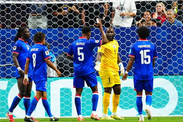 Morocco v Haiti - FIFA World Cup, WM, Weltmeisterschaft, Fussball 2026 - Group C ATLANTA, USA - JUNE 24: Johny Placide (1) and Decroux (5) of Haiti gesture during 2026 FIFA World Cup First Stage Group C match between Morocco and Haiti at Mercedes-Benz Stadium (Atlanta Stadium) in Atlanta, Georgia, United States on June 24, 2026. Evrim Aydin Anadolu Georgia United States. Editorial use only. Please get in touch for any other usage.  Copyright: x2026xAnadoluxEvrimxAydinx