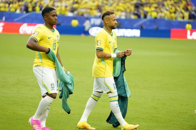 Scotland v Brazil - FIFA World Cup, WM, Weltmeisterschaft, Fussball 2026 - Group C FLORIDA, USA - JUNE 24: Neymar Jr (R) of Brazil looks on during the 2026 FIFA World Cup First Stage Group C match between Scotland and Brazil at the Hard Rock Stadium (Miami Stadium) in Miami Gardens, Florida, United States on June 24, 2026. Jose Hernandez Anadolu Florida United States. Editorial use only. Please get in touch for any other usage.  Copyright: x2026xAnadoluxJosexHernandezx